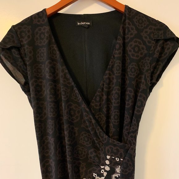 Le Chateau Printed Short Sleeve Dress - Picture 13 of 14